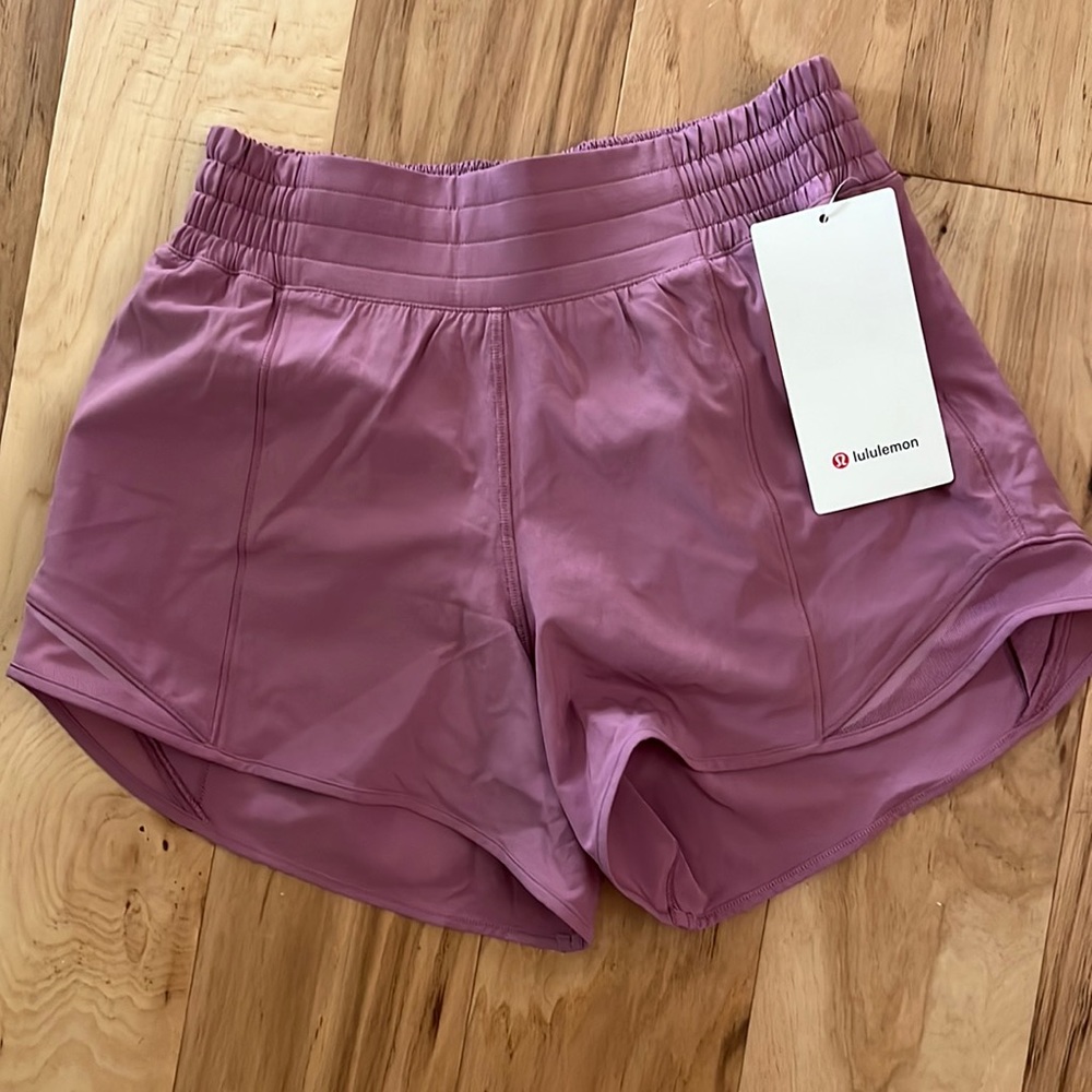 NWT: Lululemon Hotty Hot HR short 4” Lined